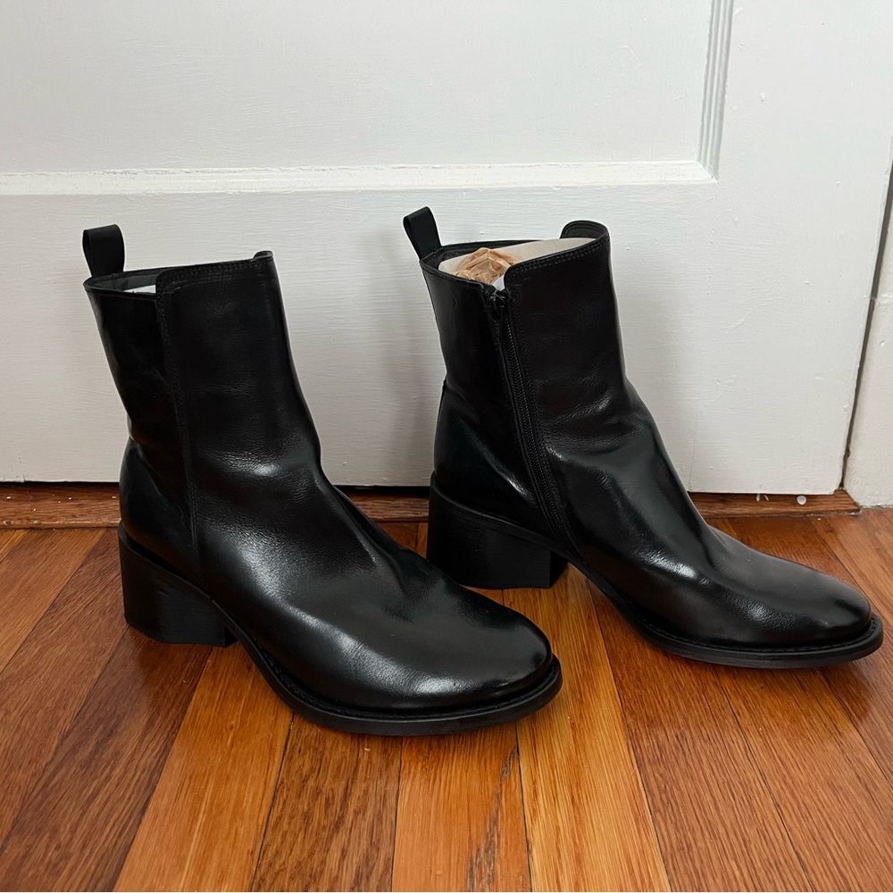 Moma Carly Tronchetto Boots NIB Size 41